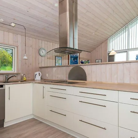 Three-bedroom In 14 *
